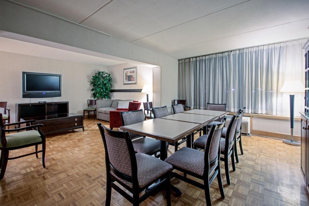 Fairfield Inn & Suites Springfield אנפילד מראה חיצוני תמונה