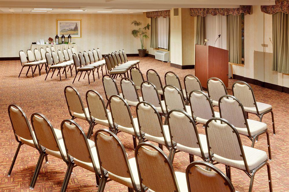Fairfield Inn & Suites Springfield אנפילד מראה חיצוני תמונה