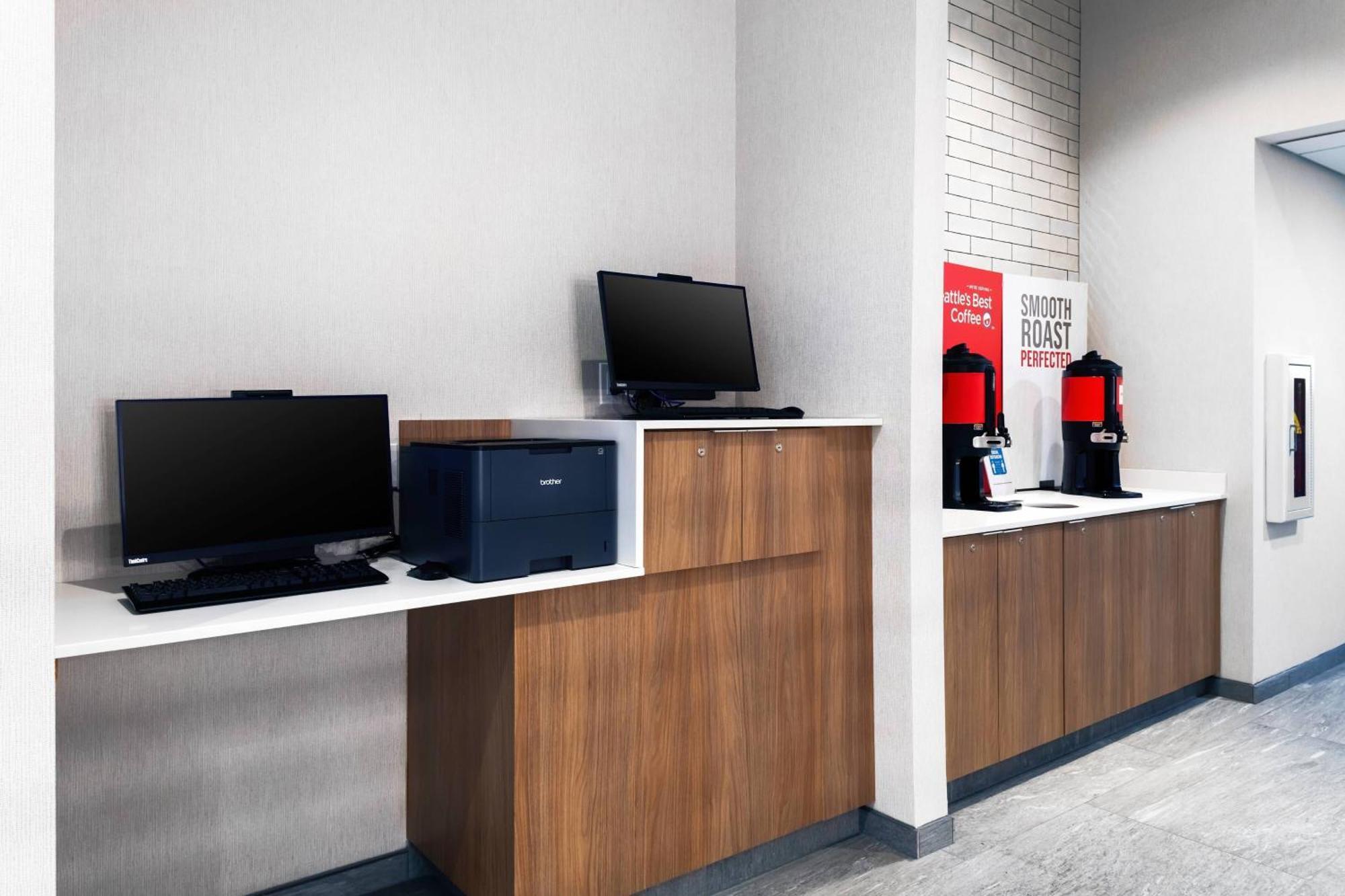 Fairfield Inn & Suites Springfield אנפילד מראה חיצוני תמונה